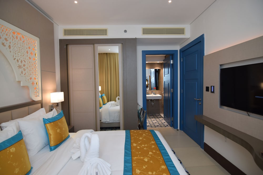 Suite - Photo 8