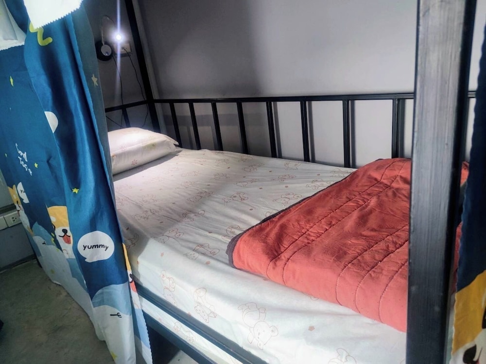 Standard Shared Dormitory, Women only, Non Smoking photo 2