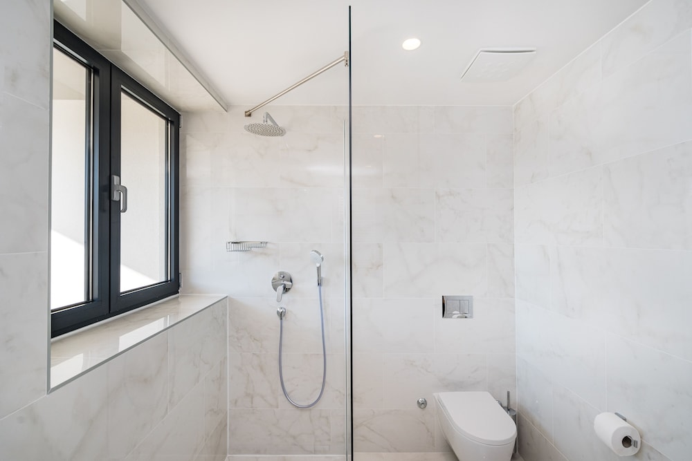 Deluxe Room - Photo 19