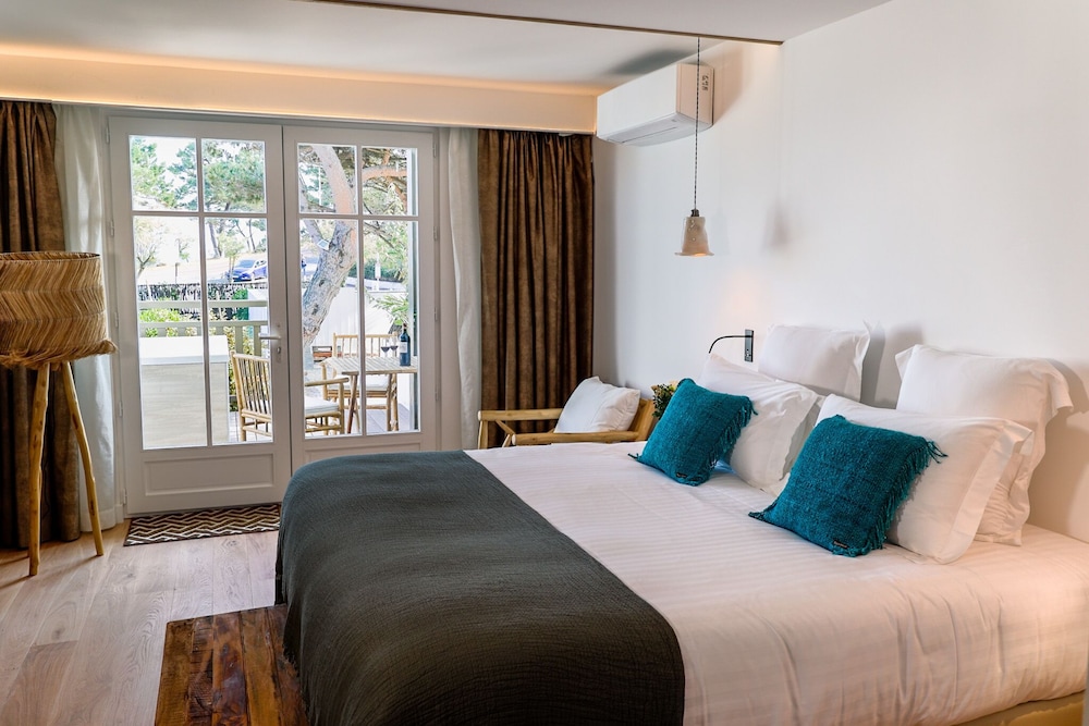 Deluxe Suite, Sea View (Jacuzzi)