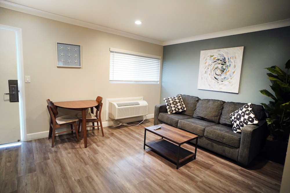 Executive Apartment - Photo 5