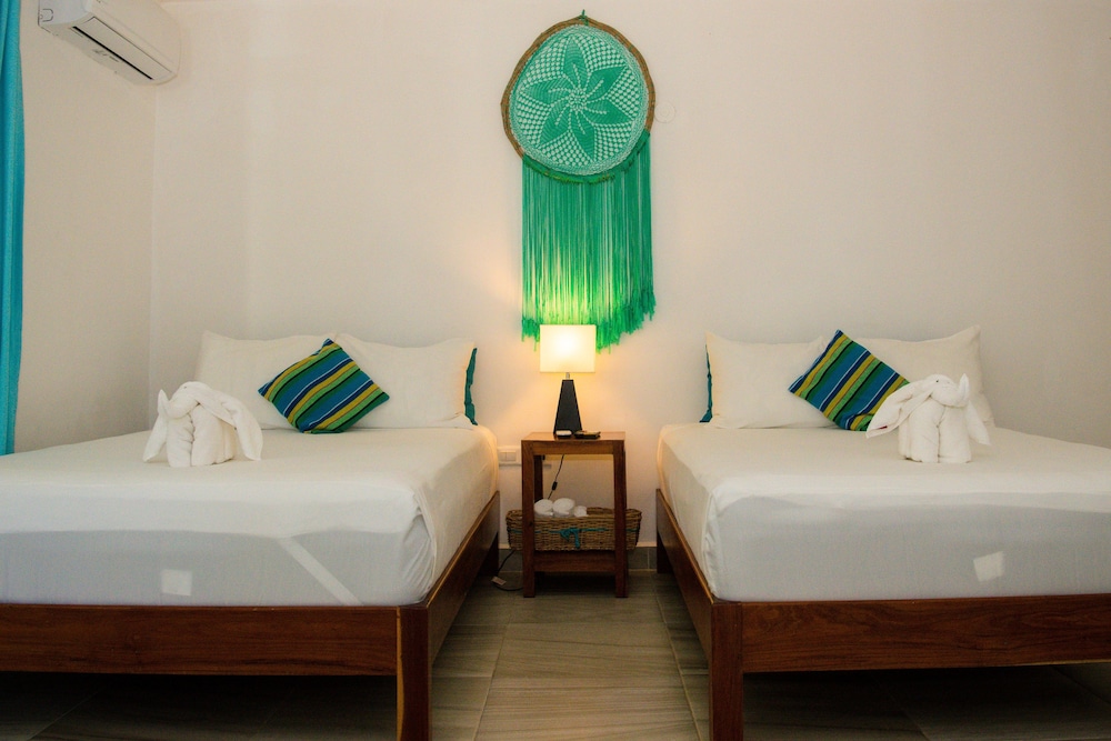 Eco Luxury Deluxe Suite 8 2 Double beds