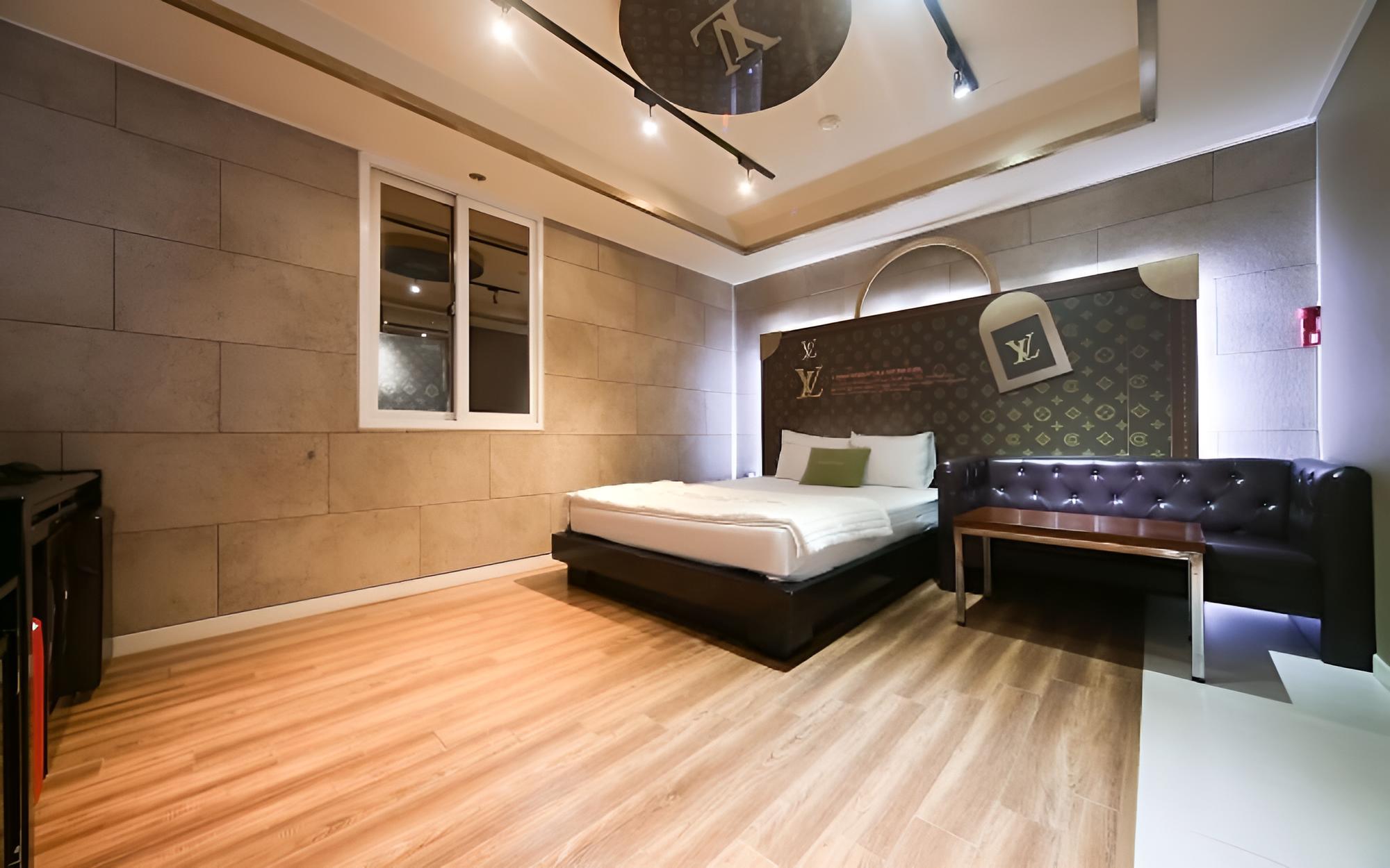 Room (Deluxe) photo 1