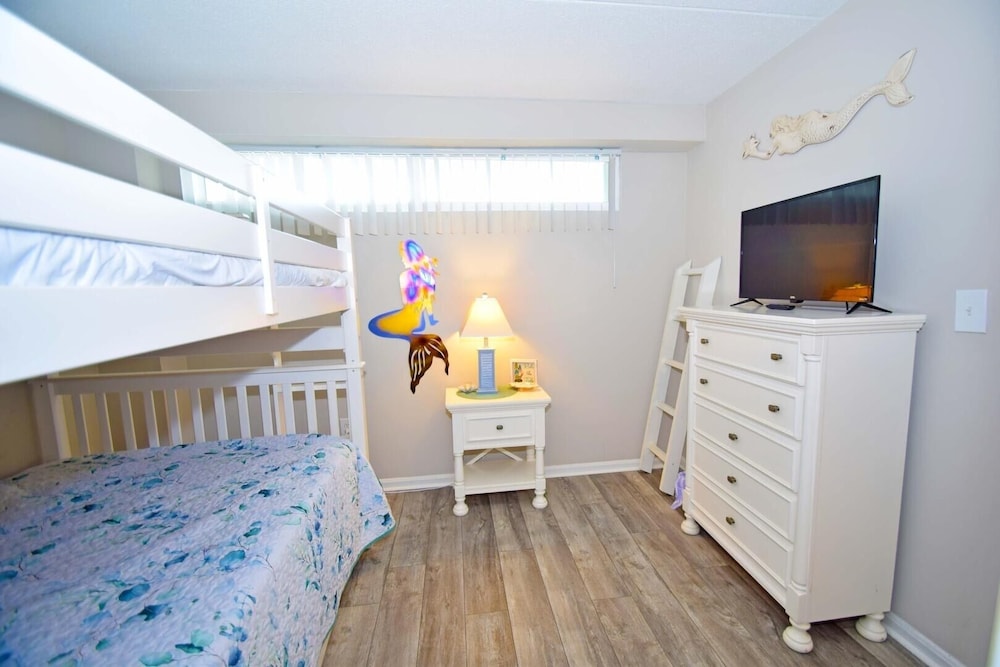 Condo, 2 Bedrooms