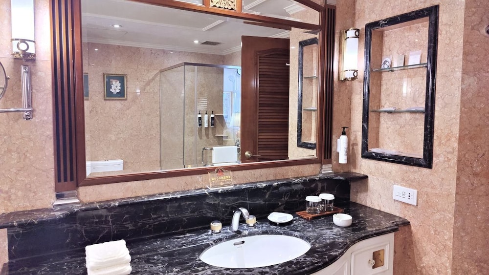 Superior Single Room, City View