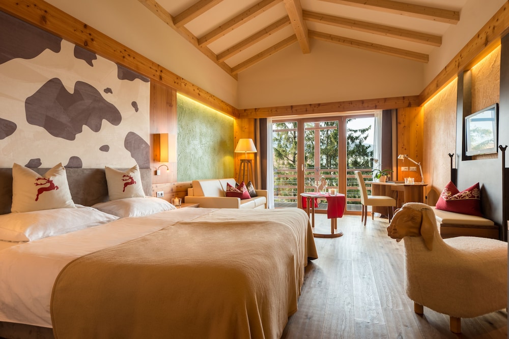 Oak room with balcony