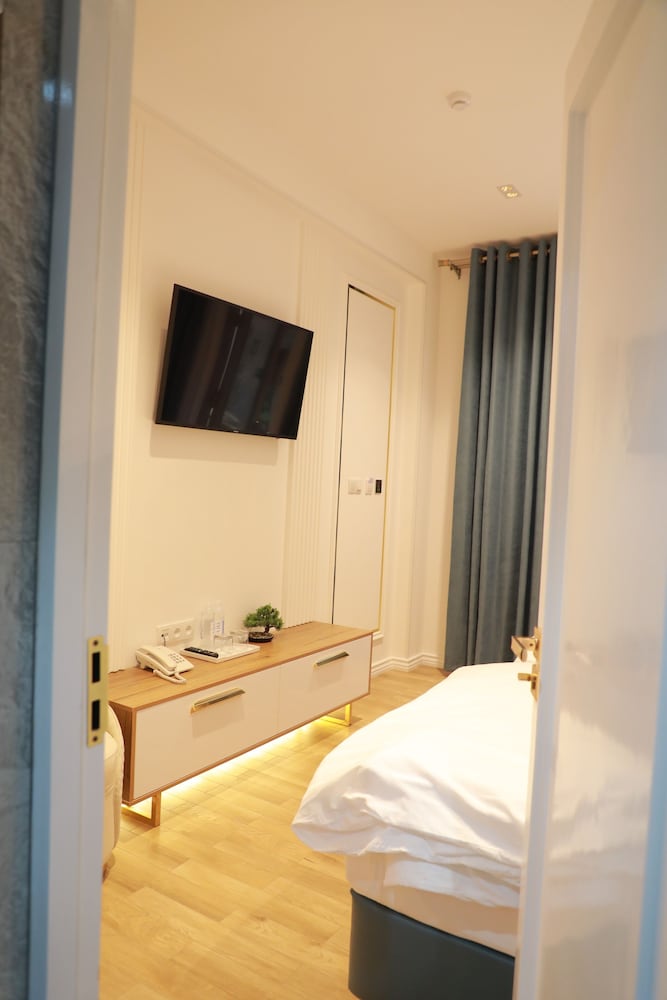 Deluxe Single Room