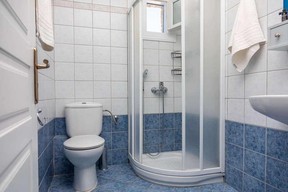 Economy Apartment, 1 Bedroom (Semi Basement) - Photo 6
