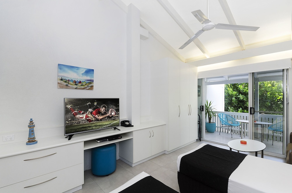 By the Sea Standard Apartments photo 2