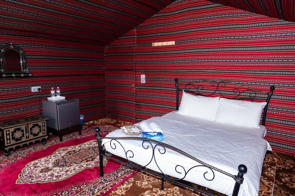 Deluxe Tent, Multiple Beds, Balcony, Desert View