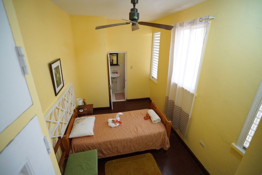 Traditional Single Room, 1 Bedroom, Garden View, Ground Floor (Barn Owl) photo 3