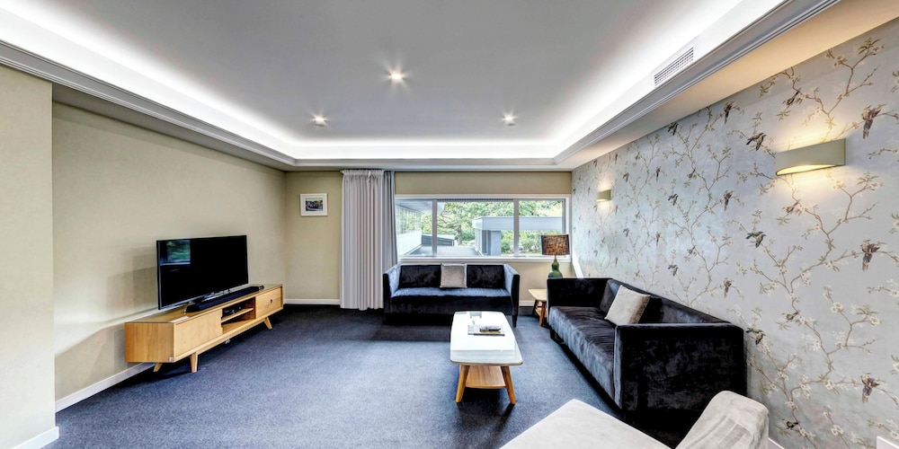 Executive Apartment, Multiple Beds thumbnail 5