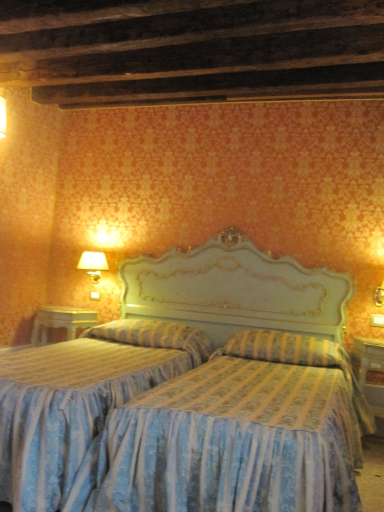 Junior Quadruple Room, Non Smoking photo 2