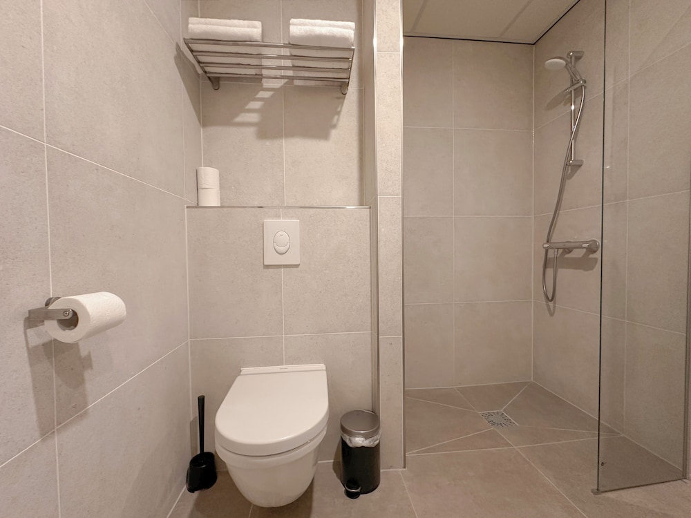 Standard Twin Room - Photo 4