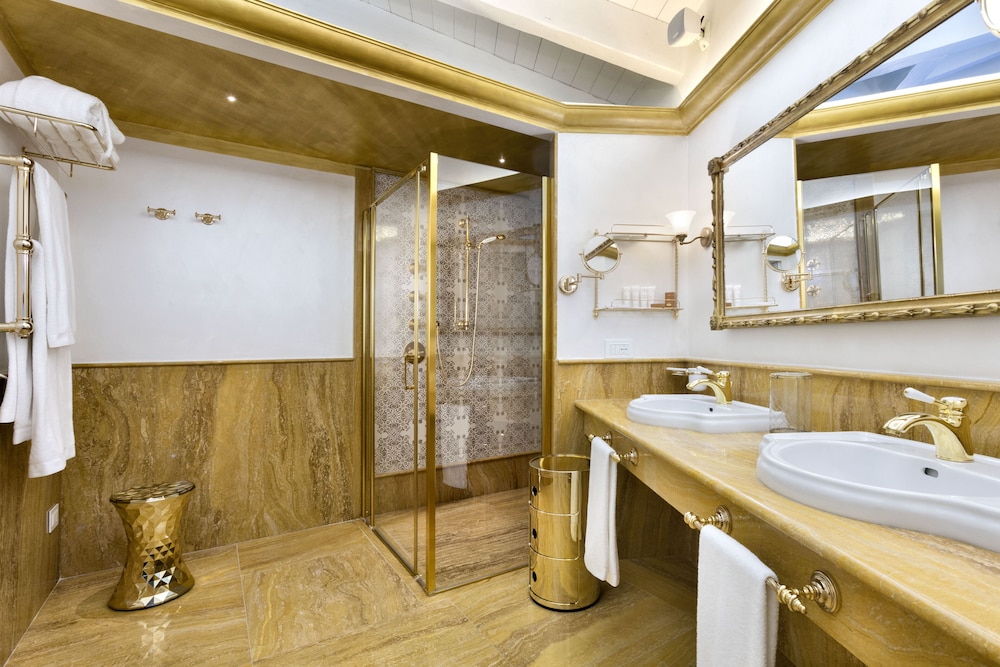 Signature Suite, Sea View - Photo 10