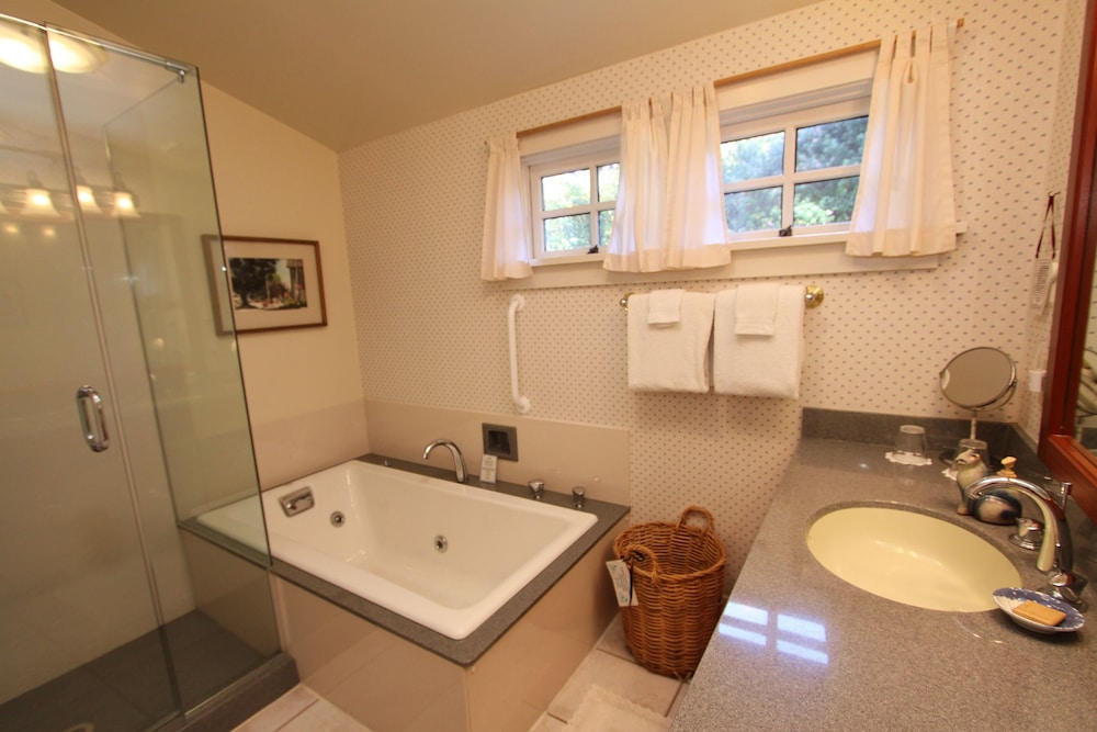 Comfort Double Room, 1 King Bed, Fireplace photo 3