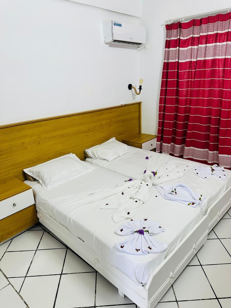 Double or Twin Room - Photo 5