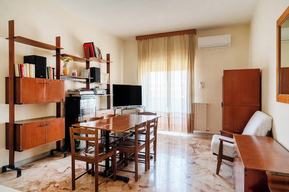 Apartment, Balcony