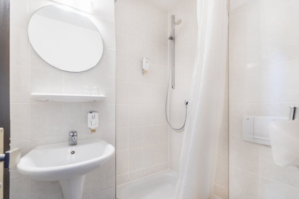 Classic Double Room - Photo 4