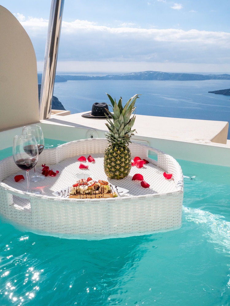 Cliff Suite, Caldera View, Outdoor Hot Tub (for 2) - Photo 11