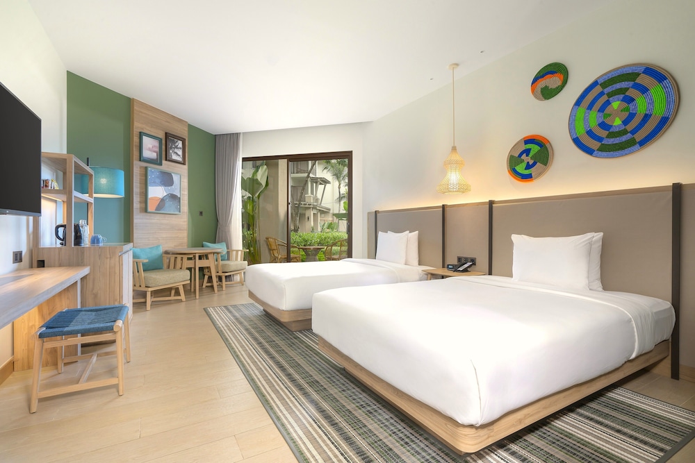 Standard Room, 2 Double Beds (Garden Access) - Photo 8
