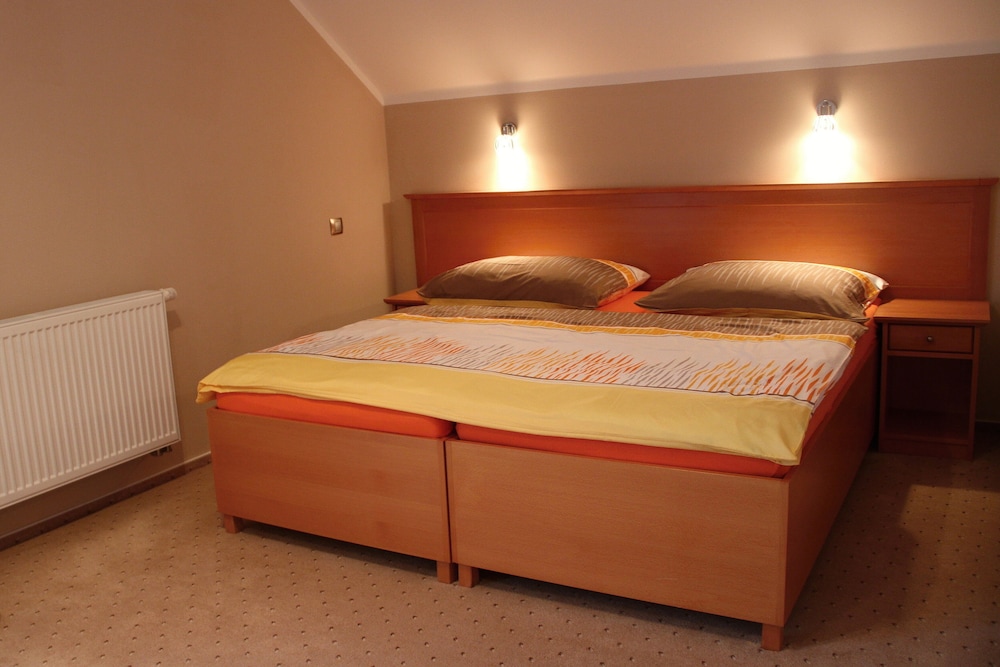 Standard Quadruple Room, 2 Bedrooms, Private Bathroom photo 3