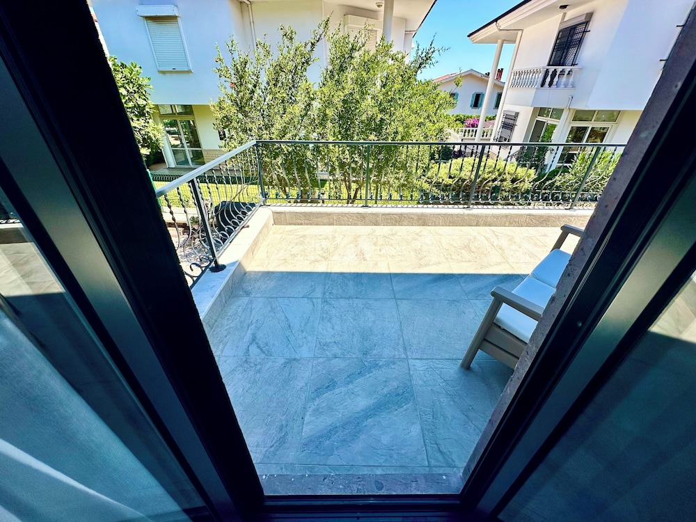 Standard Double Room, Balcony, Garden View photo 2