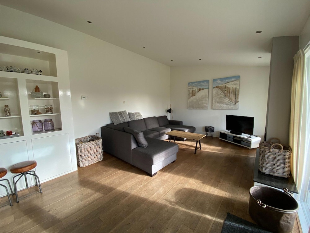 Deluxe Bungalow, 4 Bedrooms photo 2