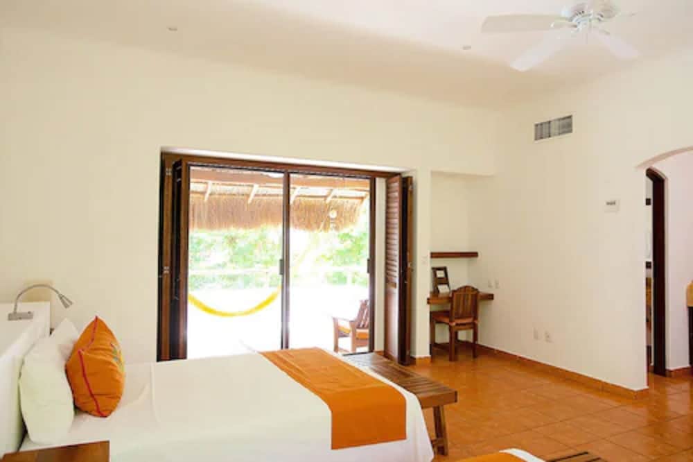 Double suite, lagoon view - Photo 2
