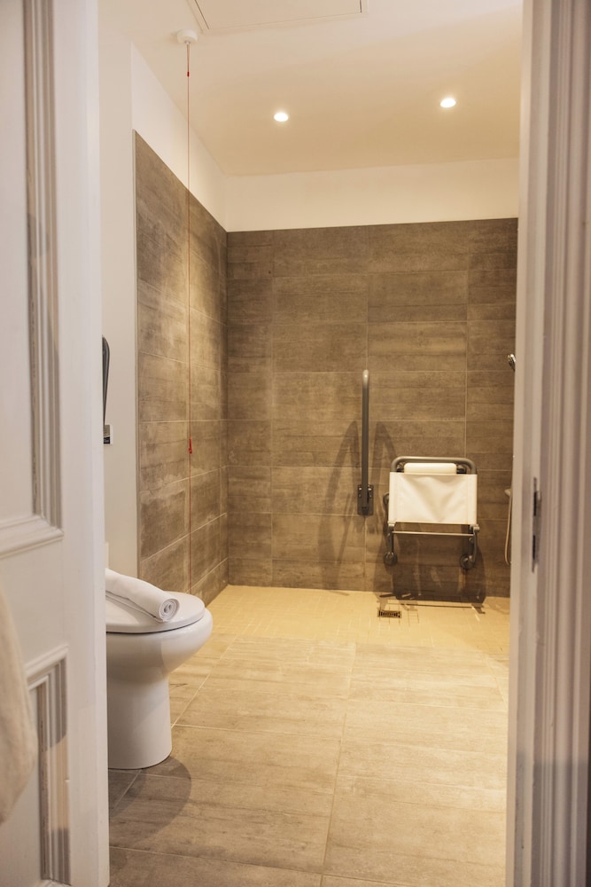 Standard Double Room, 1 Queen Bed, Accessible photo 2