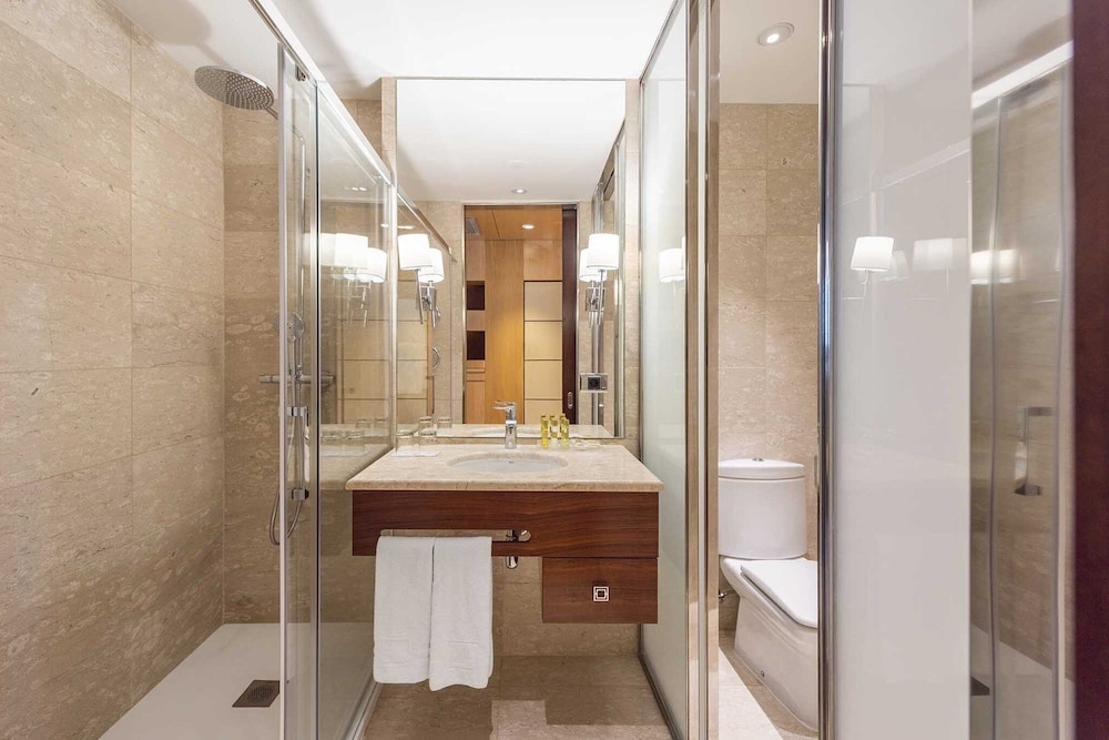 Junior Suite, 1 King Bed, City View