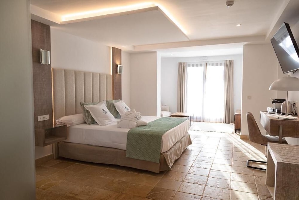 Junior Suite, Balcony, Garden View
