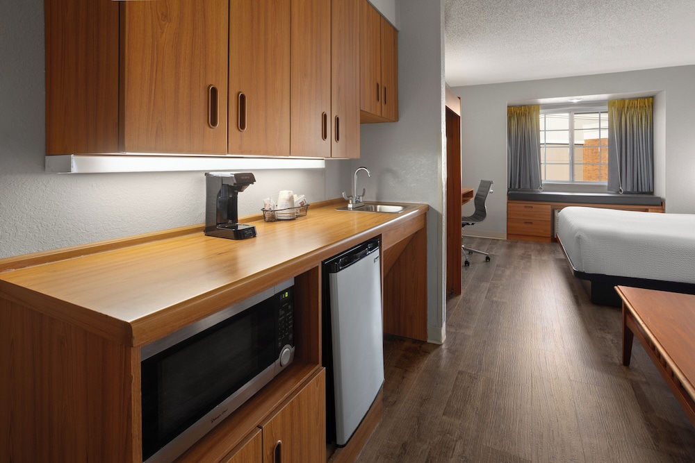 Studio Suite, 1 King Bed, Accessible, Non Smoking (Mobility) photo 3
