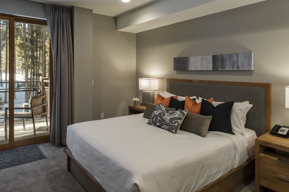 Grand Condo, Balcony (2-Bedroom Colorado)