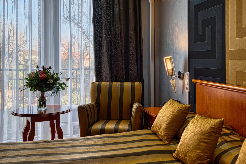 Superior Suite, Garden View photo 3
