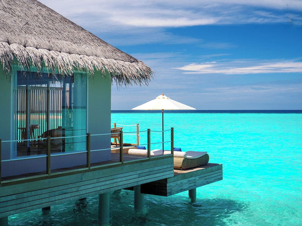 Sunset Water Villa - 7 Night Free photo 2