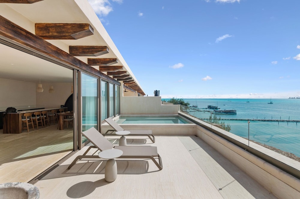 Premier Penthouse