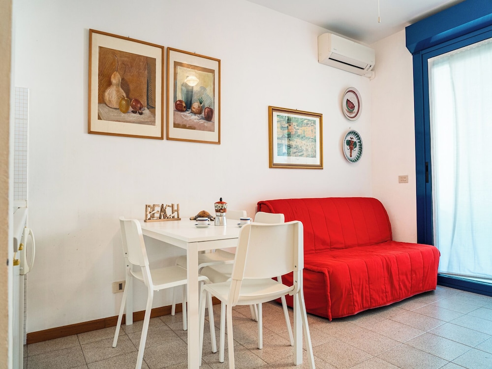 Studio, Multiple Bedrooms, Balcony