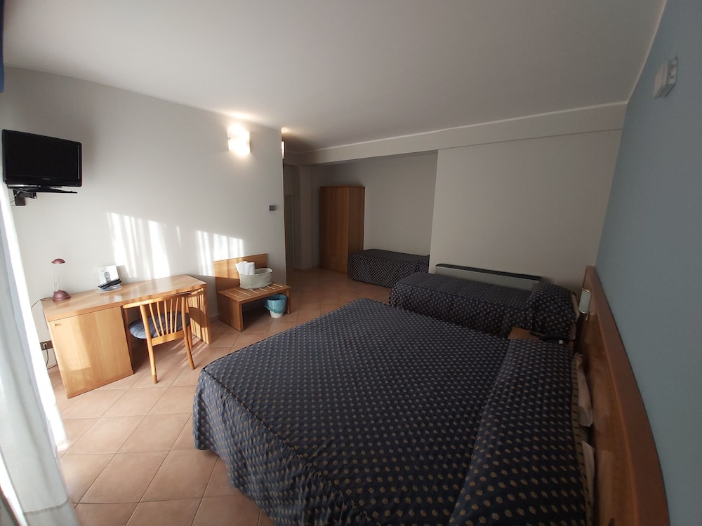 Quadruple Room photo 2