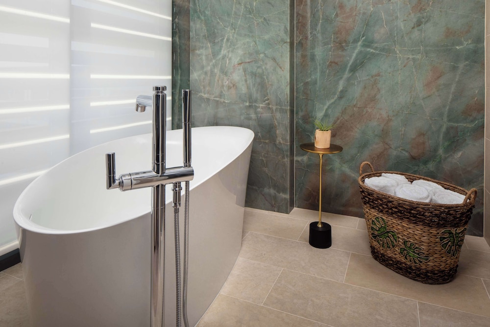 Presidential Suite, 1 King Bed, Balcony, Lagoon View