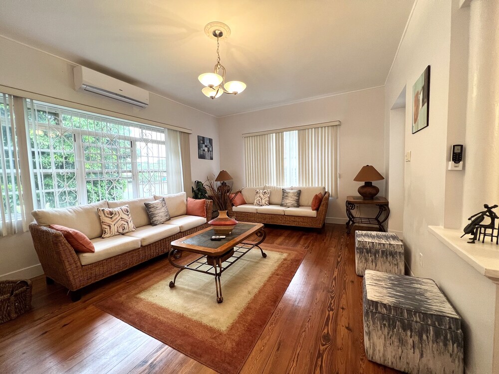 House, 3 Bedrooms, Terrace, Ocean View photo 1