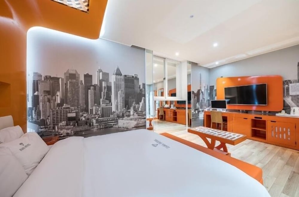 Luxury Room, Multiple Beds, Non Smoking, Jetted Tub - Photo 4