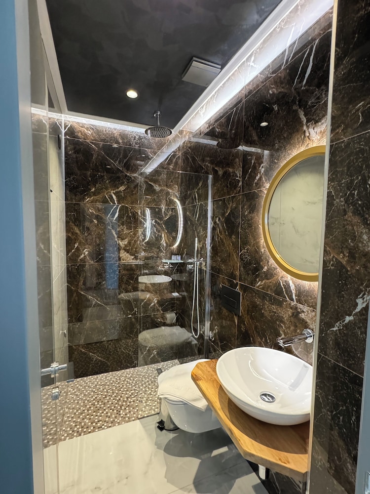 Deluxe Triple Room, Balcony, Ground Floor photo 2