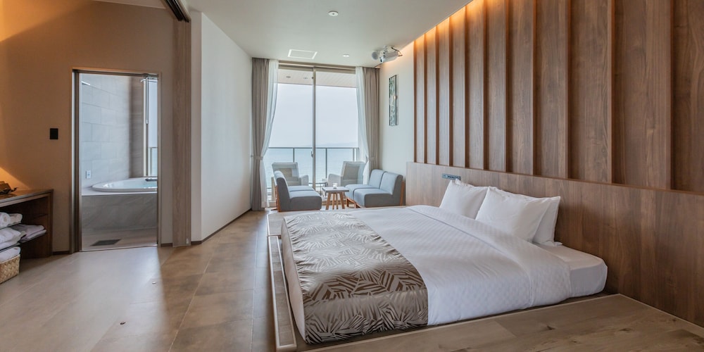 Luxury Suite