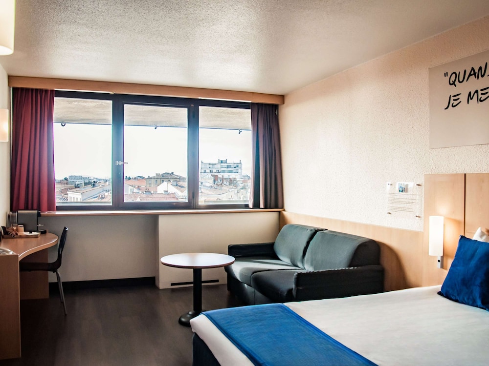 Executive Room, 1 Double Bed with Sofa bed - Photo 9