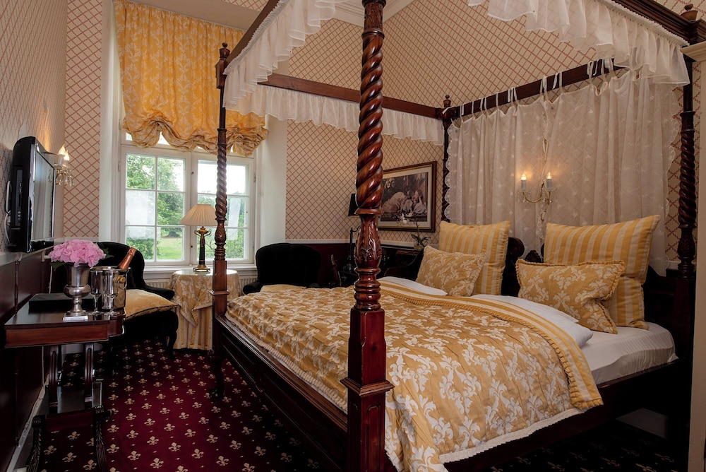 Junior Room