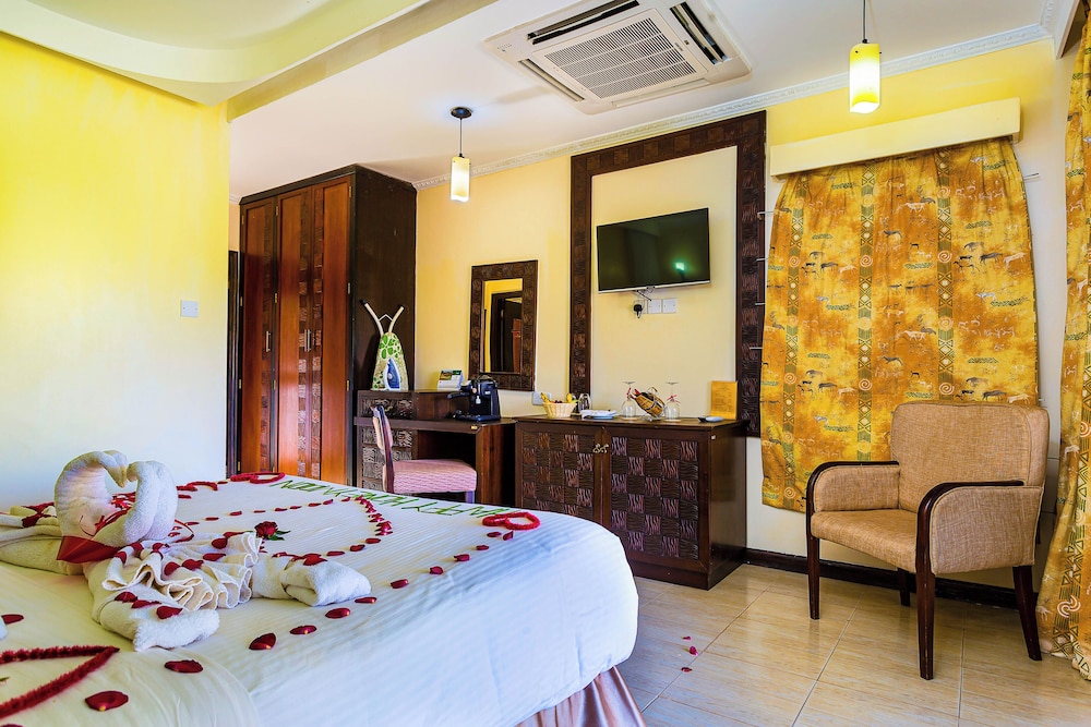 Double or Twin Room, Balcony, Hill View photo 2
