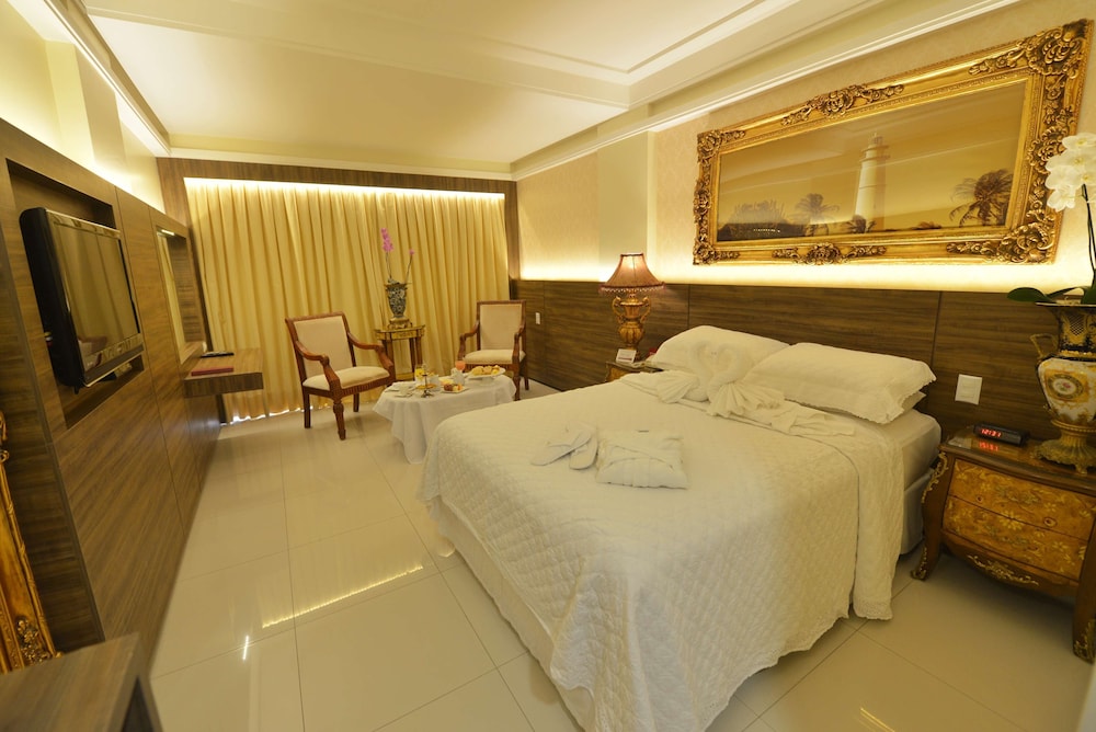 Standard Room, 1 King Bed, Non Smoking, Oceanfront - Photo 3