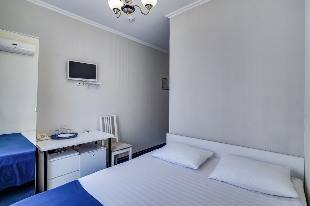 Economy Double Room photo 3