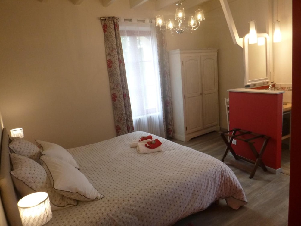 Double Room, Garden View (Pyrenees) photo 1